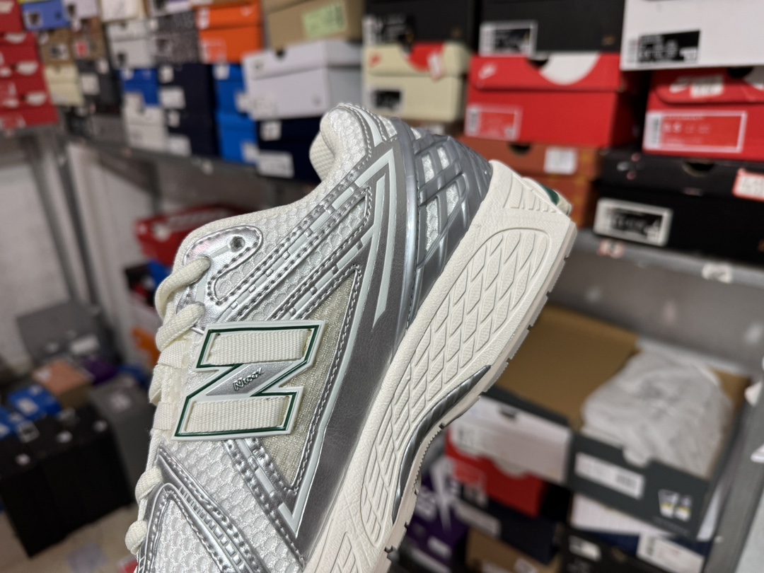 New Balance NB 1906R